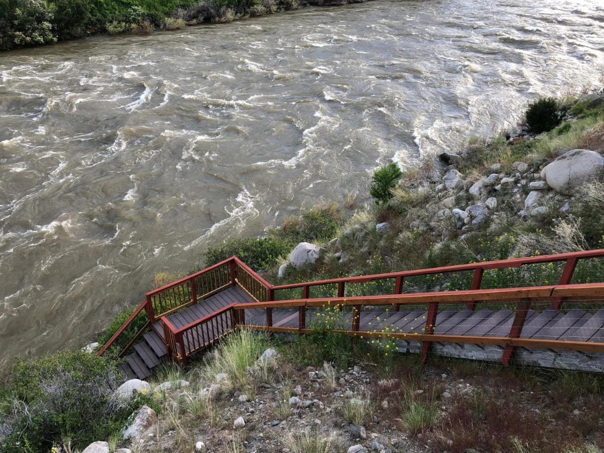 Yellowstone Riverside Cottages جاردينر المظهر الخارجي الصورة