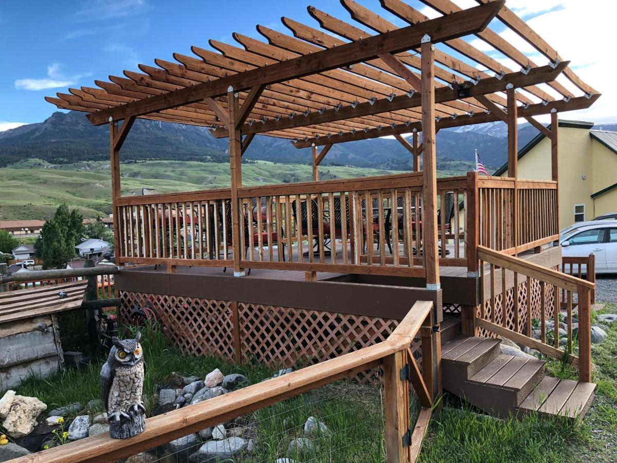 Yellowstone Riverside Cottages جاردينر المظهر الخارجي الصورة