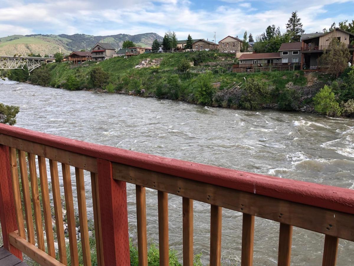 Yellowstone Riverside Cottages جاردينر المظهر الخارجي الصورة