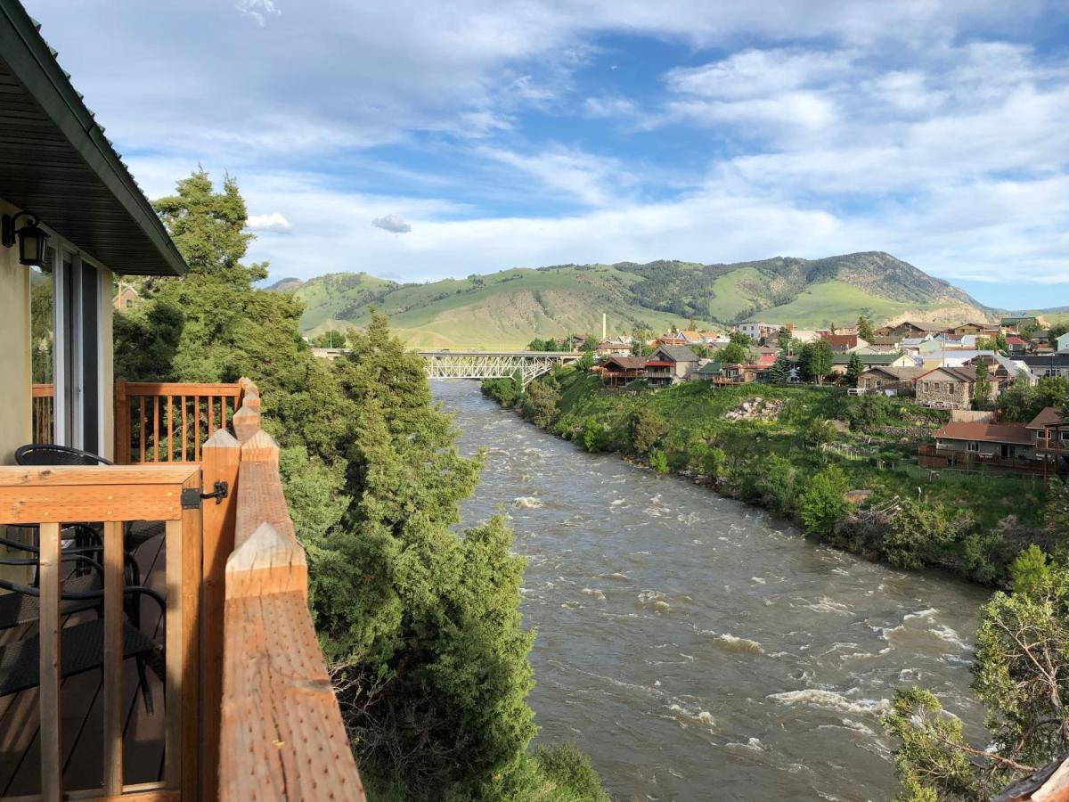 Yellowstone Riverside Cottages جاردينر المظهر الخارجي الصورة