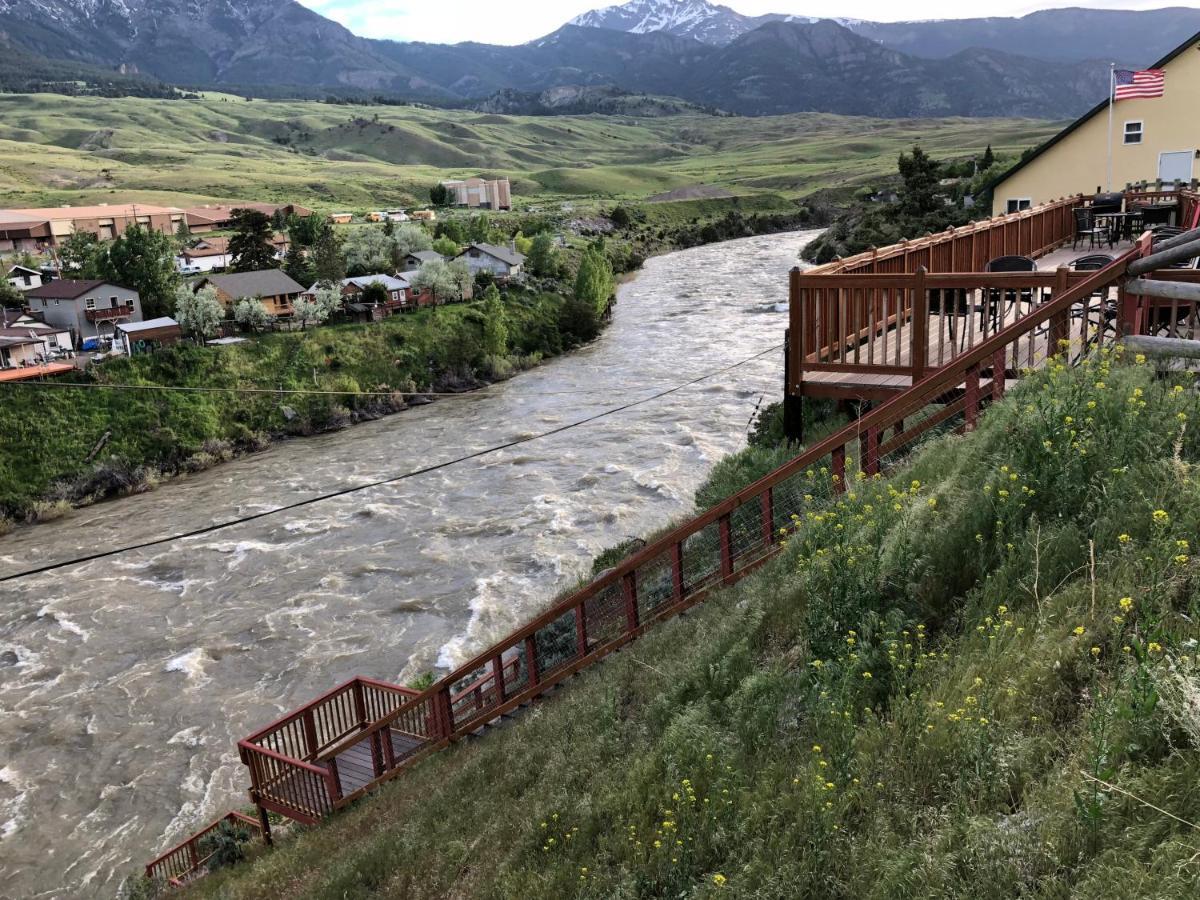 Yellowstone Riverside Cottages جاردينر المظهر الخارجي الصورة